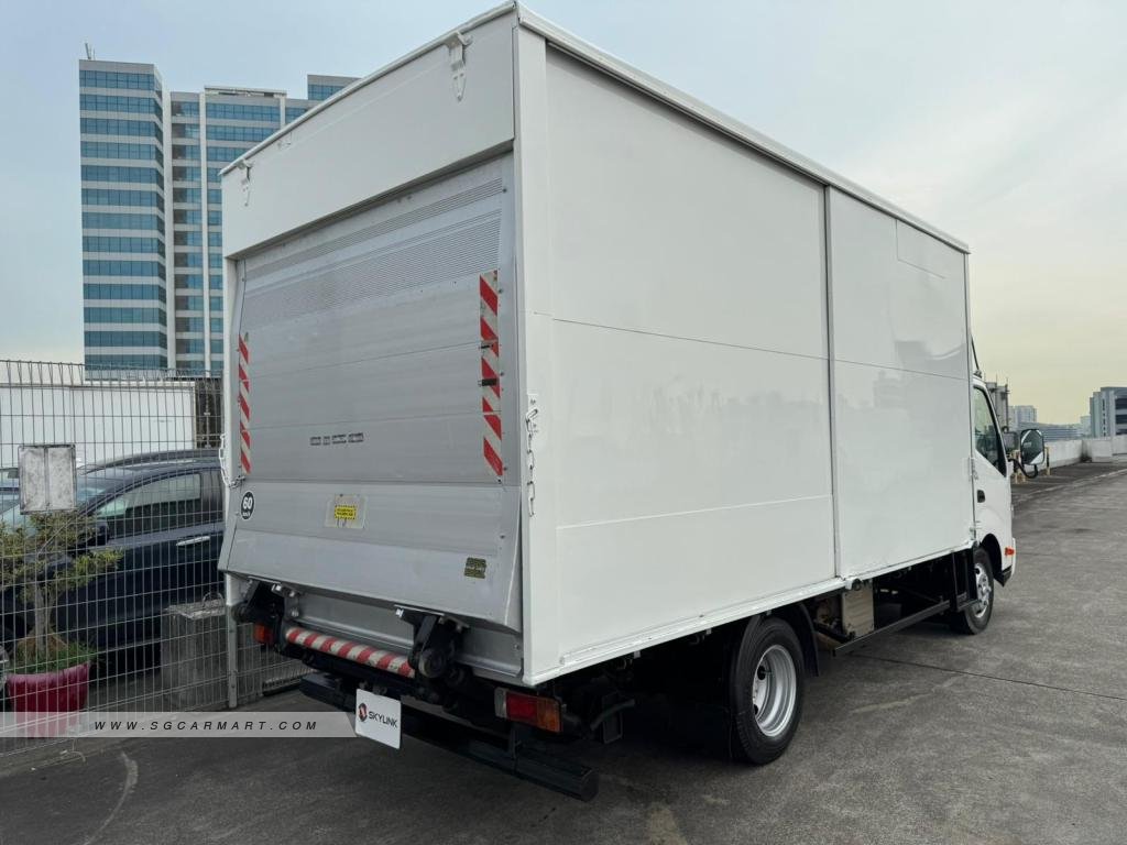 KYC V7 Electric Van -Photo 3