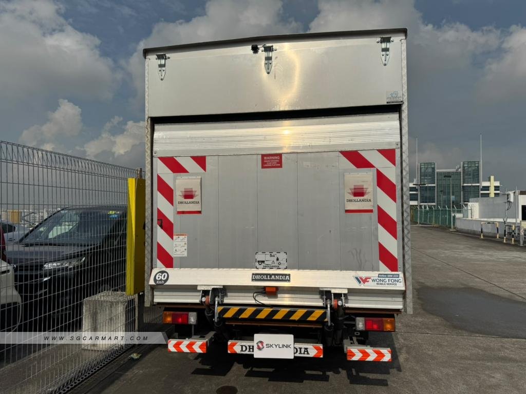 Hino XZU710R - Photo 4
