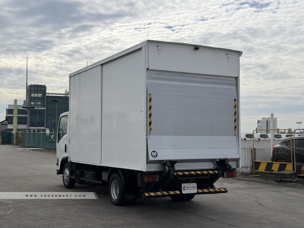 Isuzu NNR85 - Photo 3
