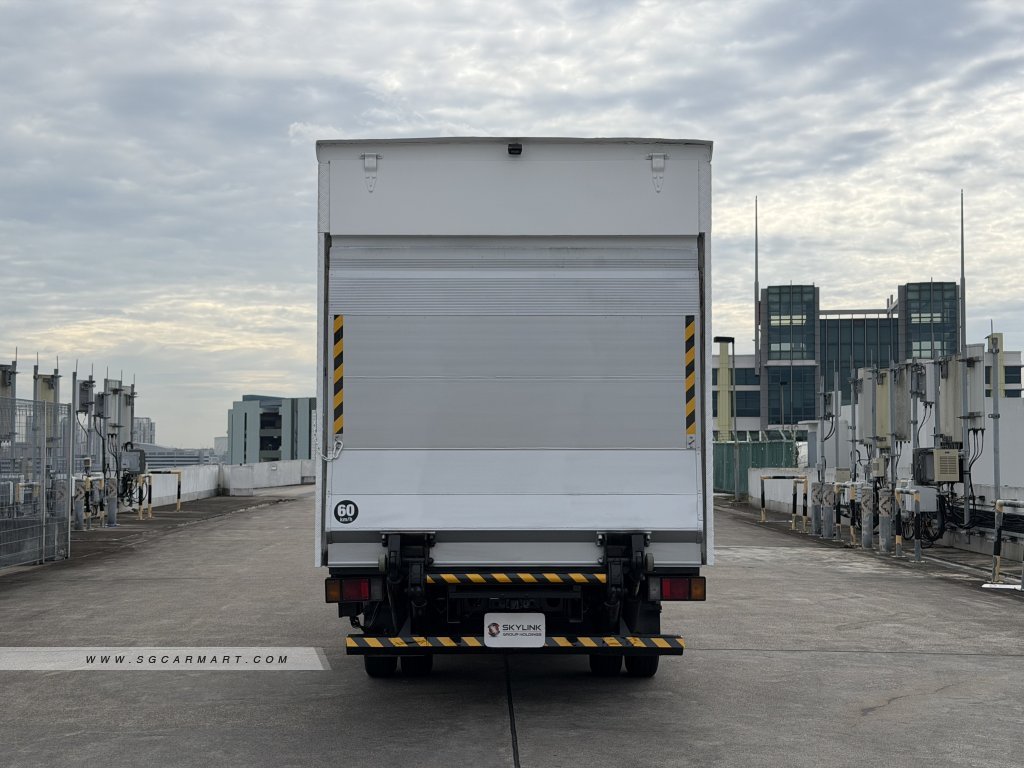 Isuzu NNR85 - Photo 5