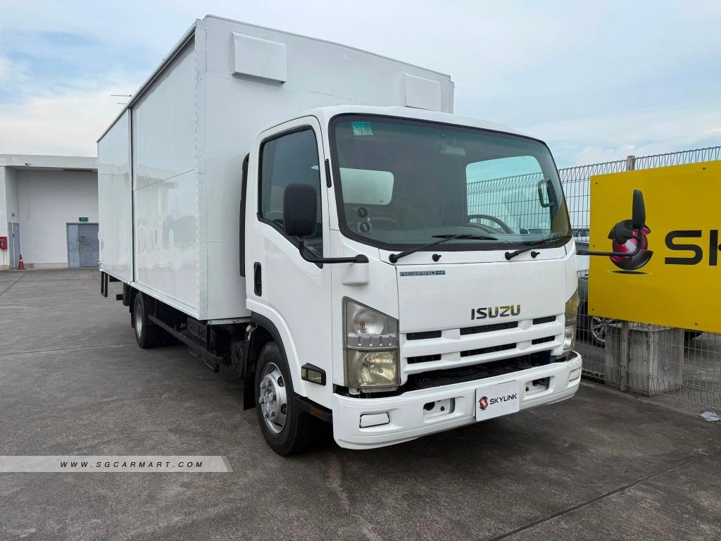 Isuzu NQR75U - Photo 1