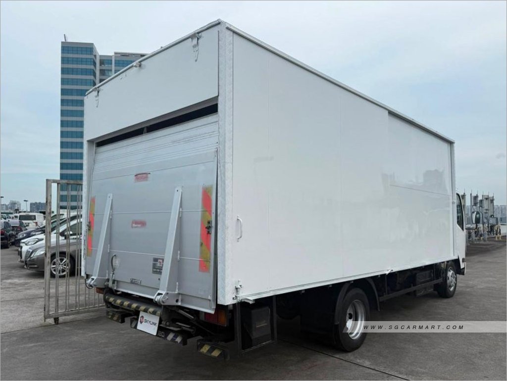 Isuzu NQR75U - Photo 3