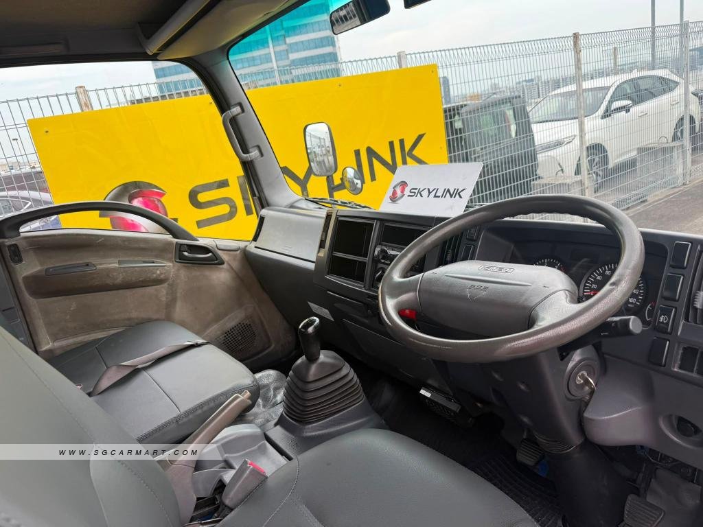 Isuzu NQR75U - Photo 5