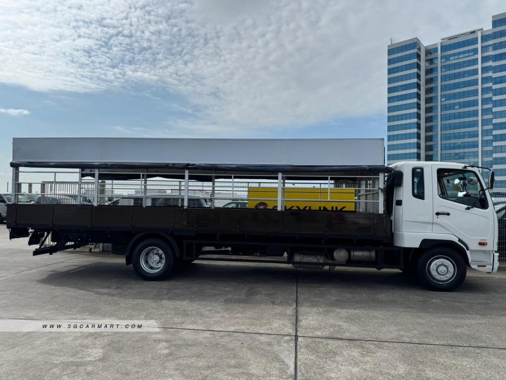 Mitsubishi Fuso Fighter FK62 - Photo 2