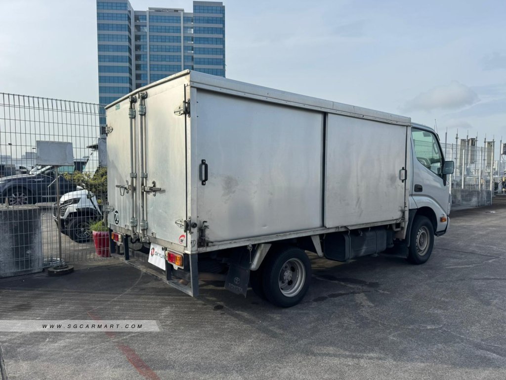 Toyota Dyna 150 3.0M - Photo 4