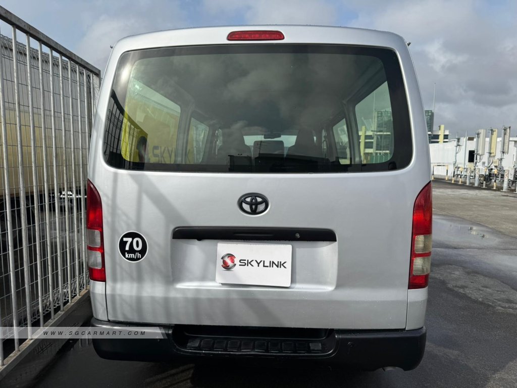 Toyota Hiace 2.8A DX - Photo 4