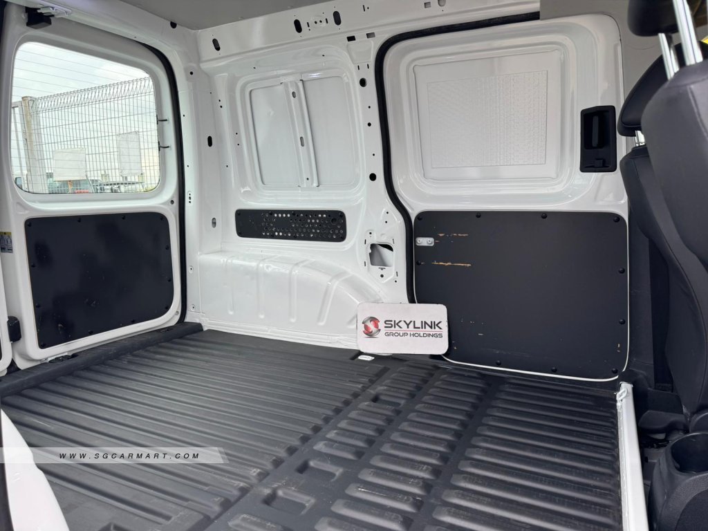 Volkswagen Caddy 2.0A TDI - Photo 9