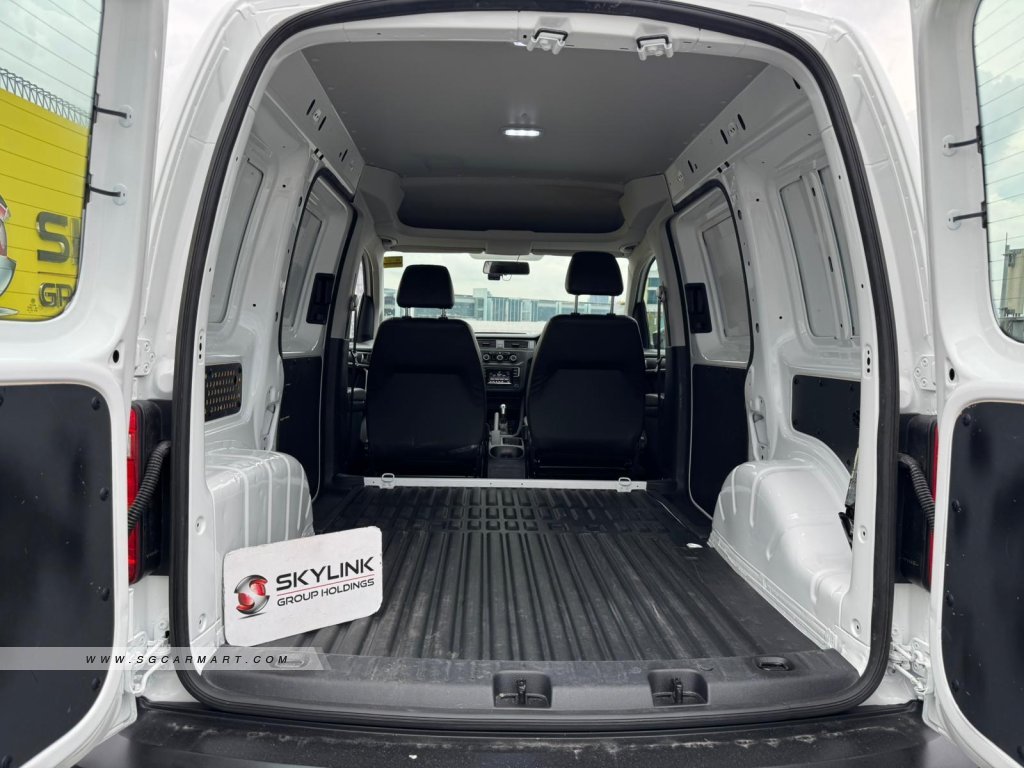 Volkswagen Caddy 2.0A TDI - Photo 5